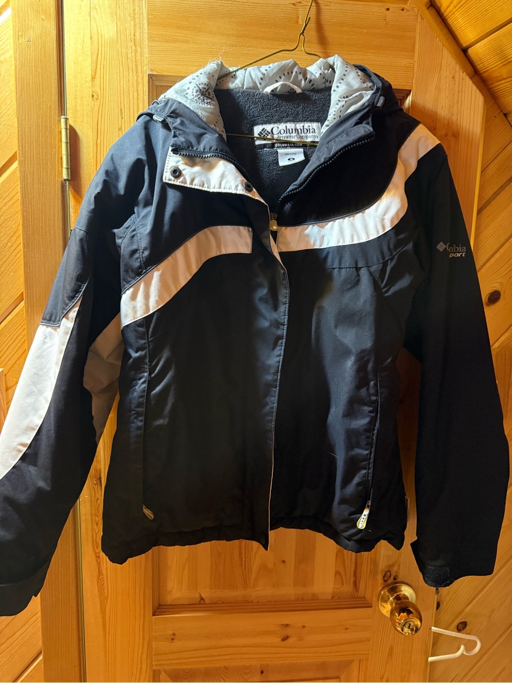 Columbia Black and White Women’s Ski Jacket with Hood
